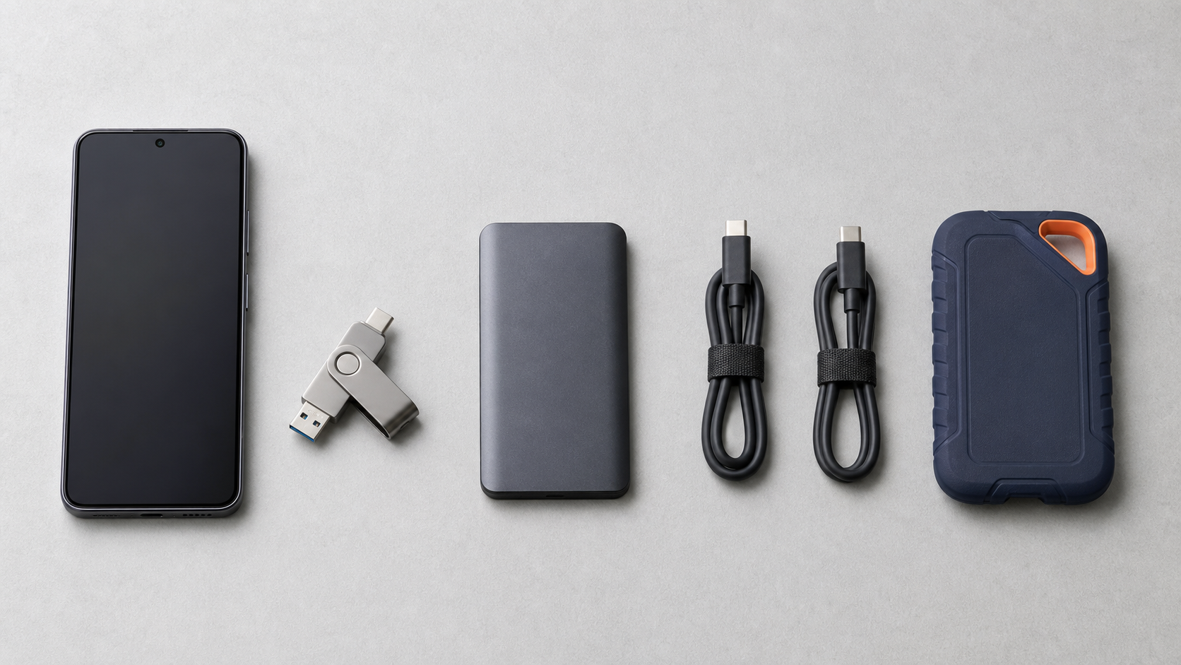 Ba lựa chọn lưu trữ ngoài gồm USB OTG, SSD nhỏ gọn và SSD bền bỉ
